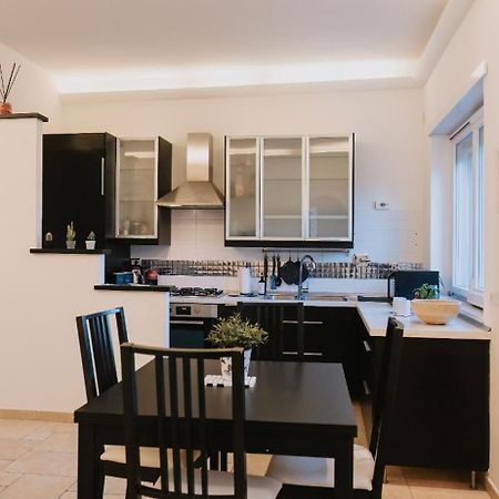 Pau Suite Home فيوميتشينو المظهر الخارجي الصورة